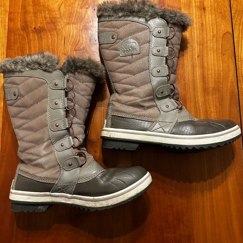 Sorel Boot - Picture 2 of 7